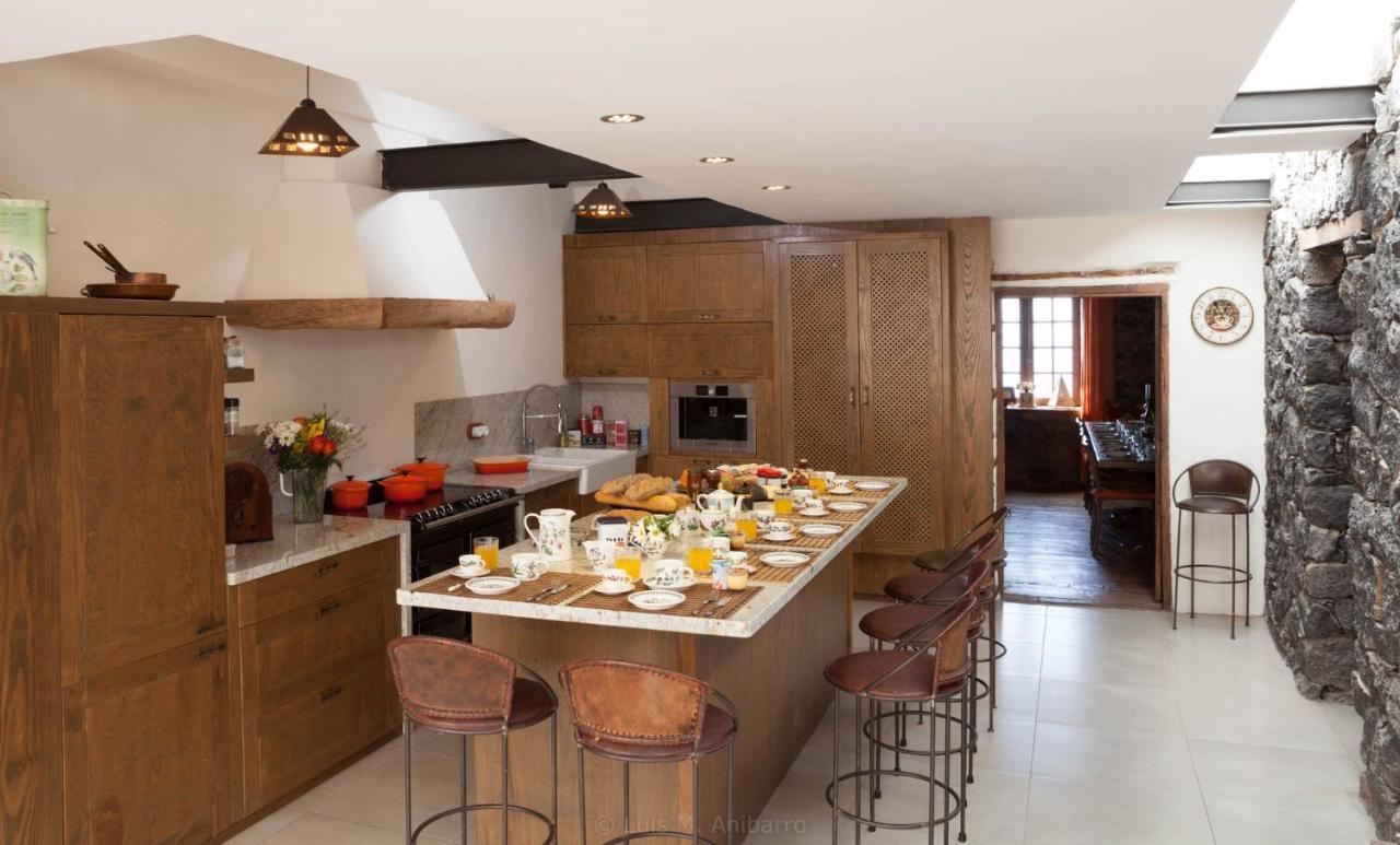 Historic Canarian House, Private Heated Infinity Pool, Bbq, Wifi + Panoramic Ocean Views Arona  Exterior foto